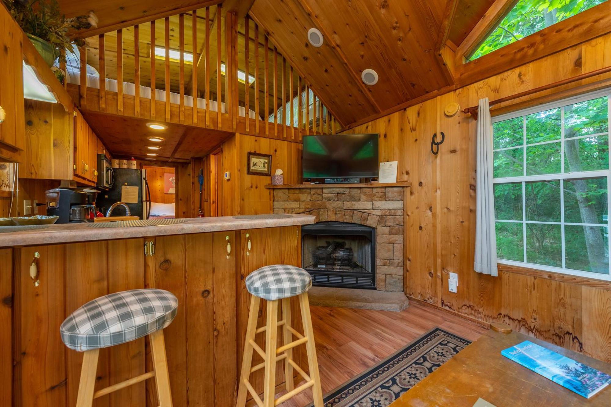 Engadine Inn And Cabins Candler Exterior foto